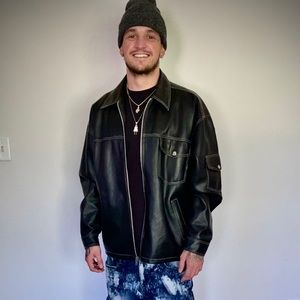 Meet your Posher, Jj